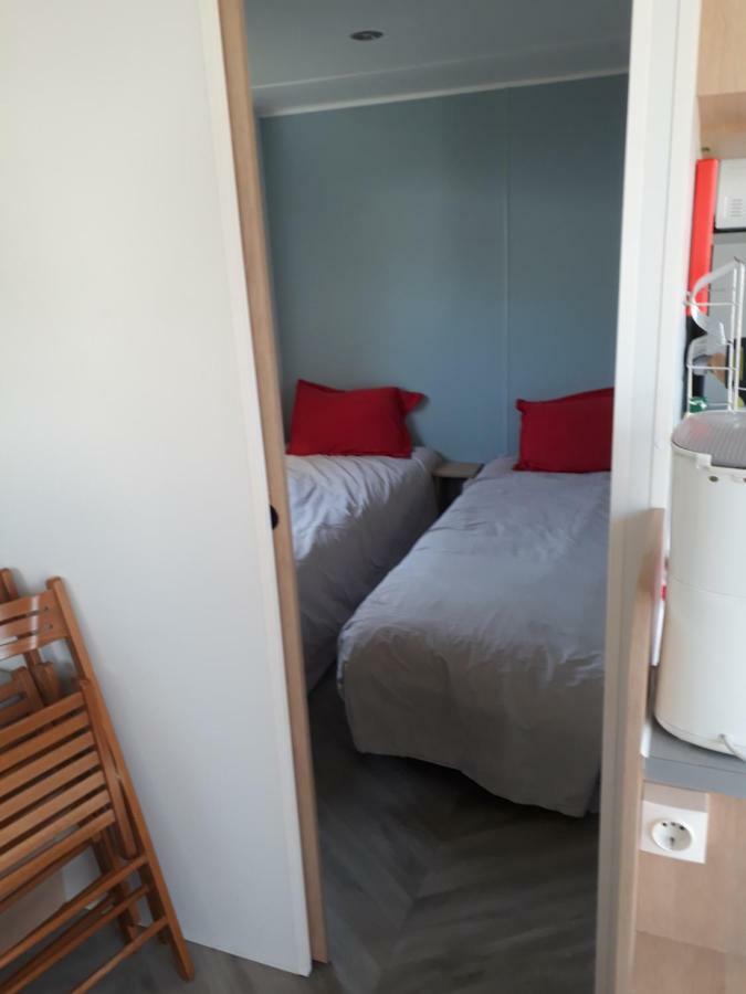 Mobilhom Herve Hotel Condrieu Bagian luar foto
