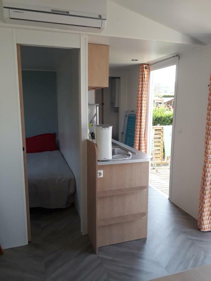 Mobilhom Herve Hotel Condrieu Bagian luar foto